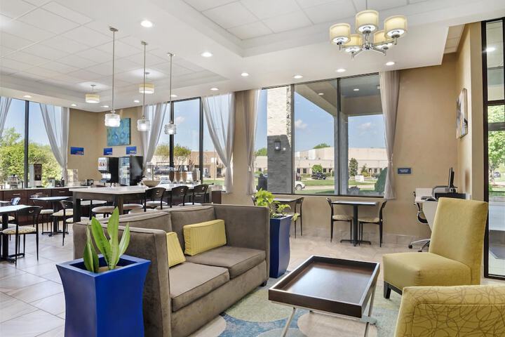 Best Western Inn & Suites - Monroe