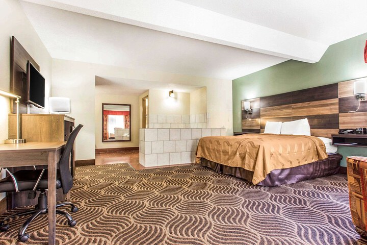 Room 18 of 35