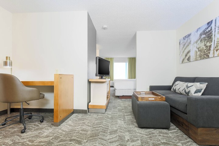 Room 14 of 28