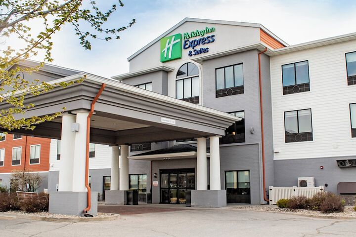 Holiday Inn Express and Suites Mason City by IHG
