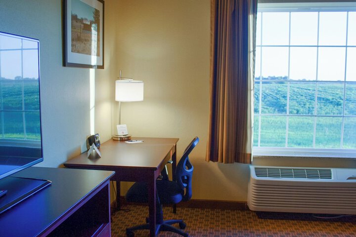 Cobblestone Inn & Suites - Winterset IA