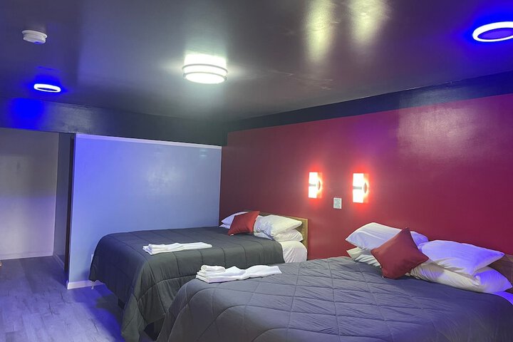 Room 27 of 32