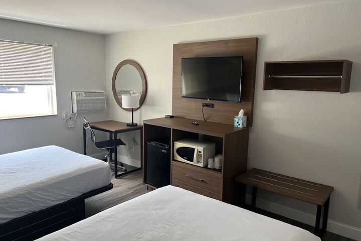 Room 8 of 24