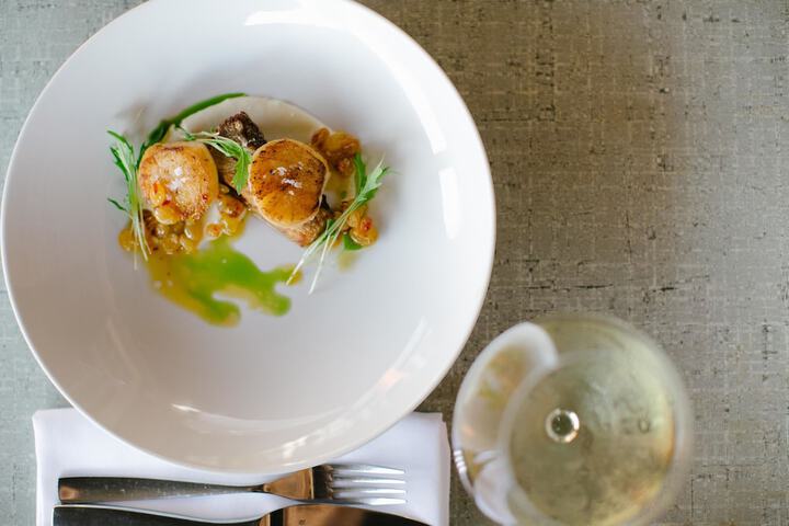 Dining 98 of 144