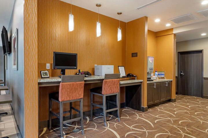 Business Center 49 of 49