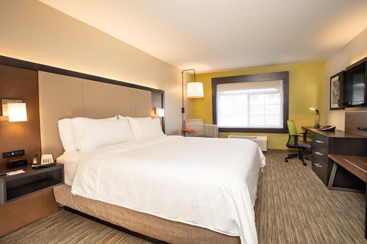 Room 34 of 47