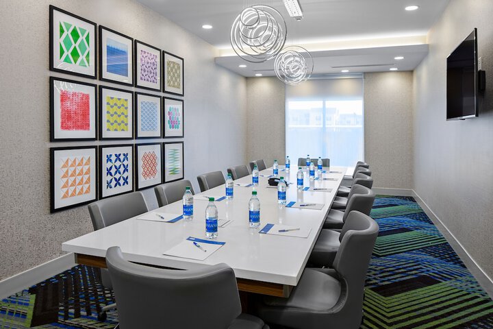 Holiday Inn Express & Suites Lubbock Central - Univ Area by IHG
