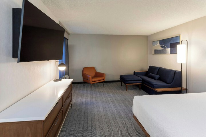 Courtyard Minneapolis St. Paul / Roseville by Marriott