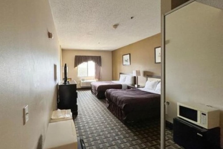 FairBridge Inn & Suites Batavia - Darien Amusement Park