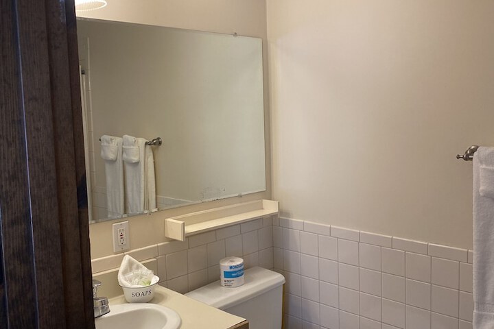 Room 175 of 294