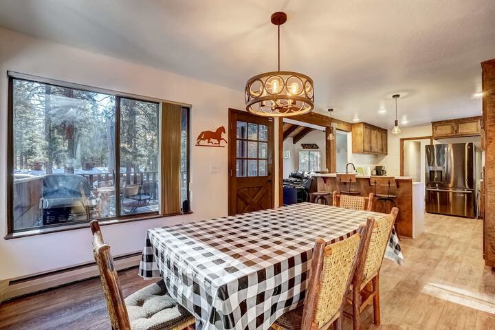 Singing Pines in Marla Bay - Walk to Lake!