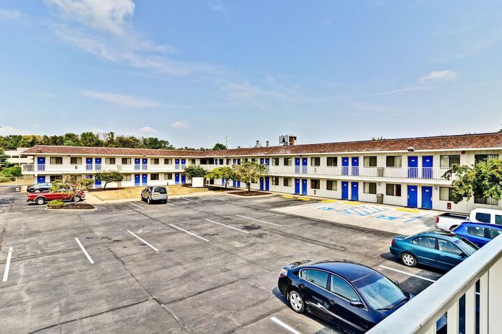 Hotel 4 of 33