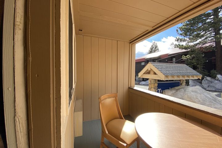 Room 9 of 20