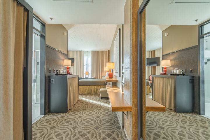 Proximity Hotel