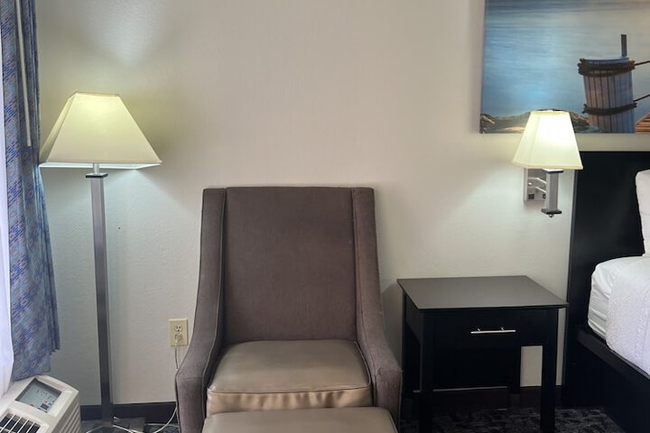 Room 32 of 61