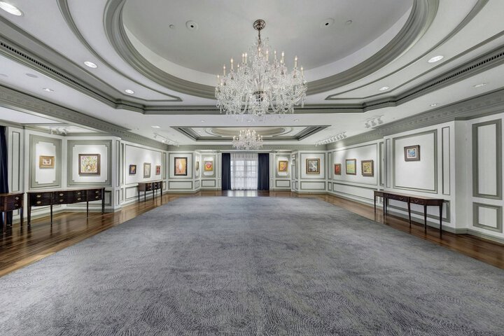 The Henry Hotel Autograph Collection