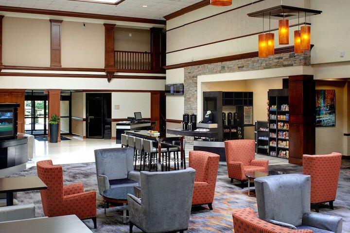 DoubleTree by Hilton Detroit - Dearborn