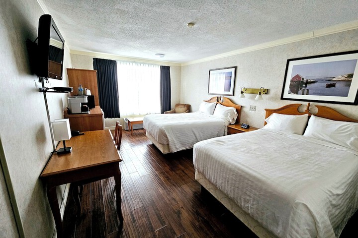 Room 22 of 38