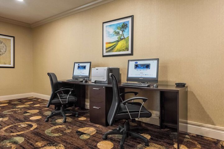 Business Center 20 of 20