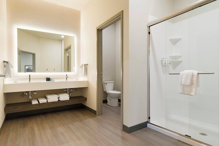Clubhouse Hotel Suites Sioux Falls