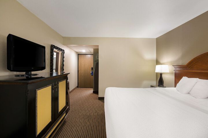 Room 29 of 48