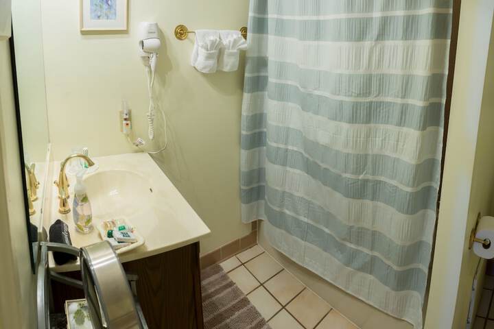 Room 42 of 76