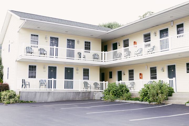 Hotel 2 of 66