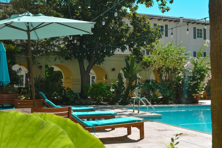 Pool 10 of 75