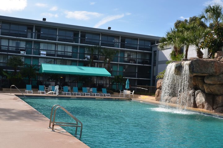 Pool 12 of 73