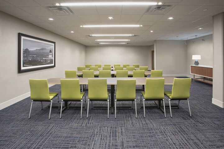 Holiday Inn Express & Suites Dearborn SW - Detroit Area by IHG