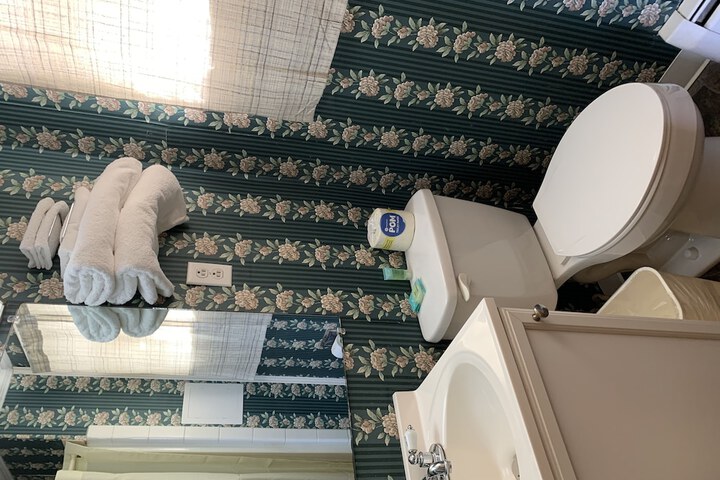 Room 5 of 31