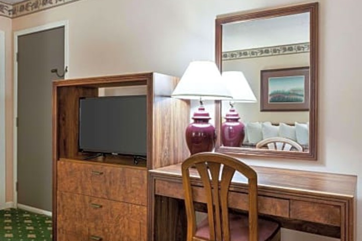Jasper Inn & Suites