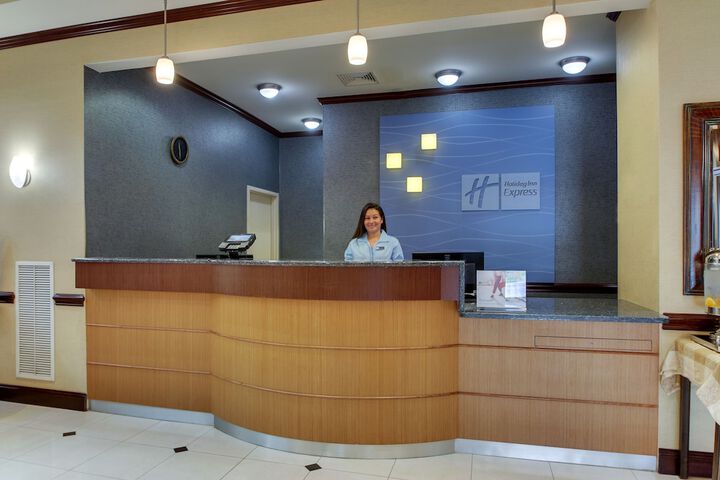 Holiday Inn Express & Suites Allentown West by IHG