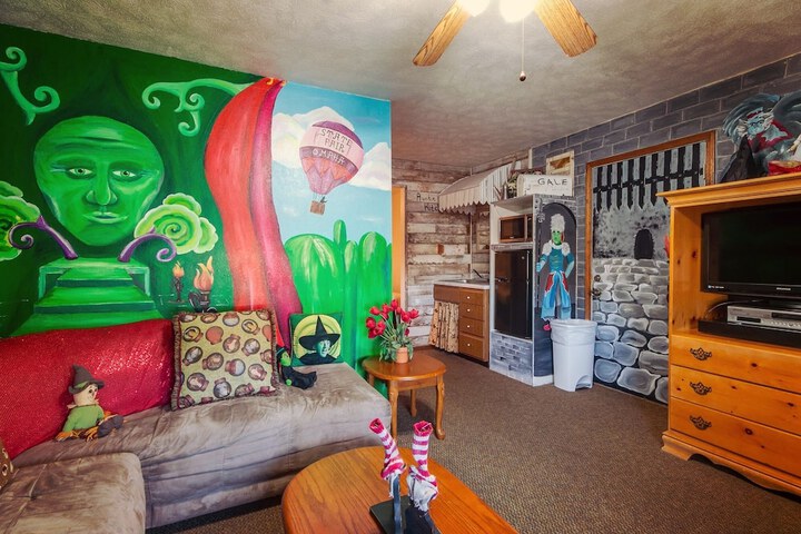 Room 25 of 54