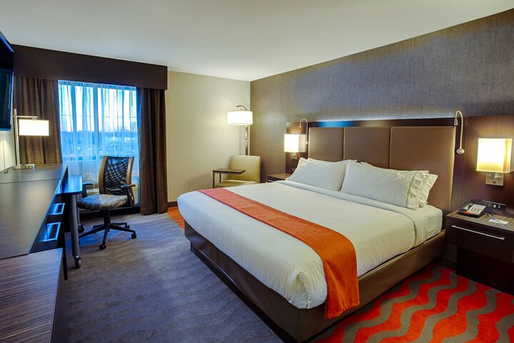 Room 11 of 26