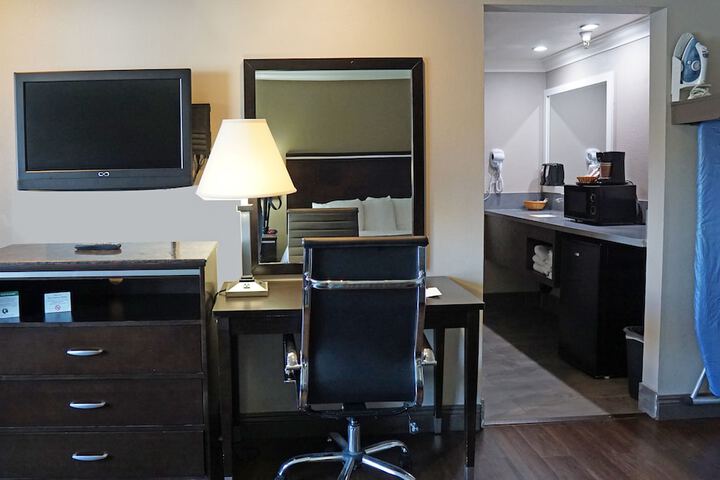 Room 8 of 26