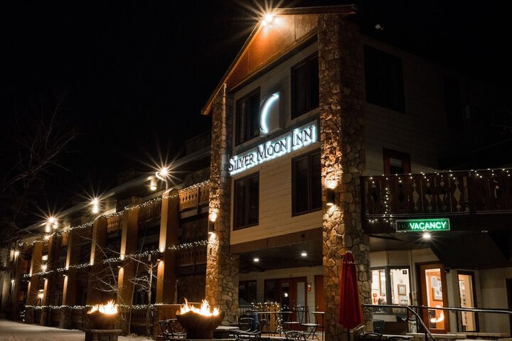 Silver Moon Inn