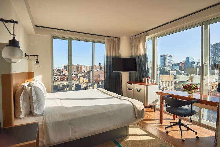 Room 75 of 91