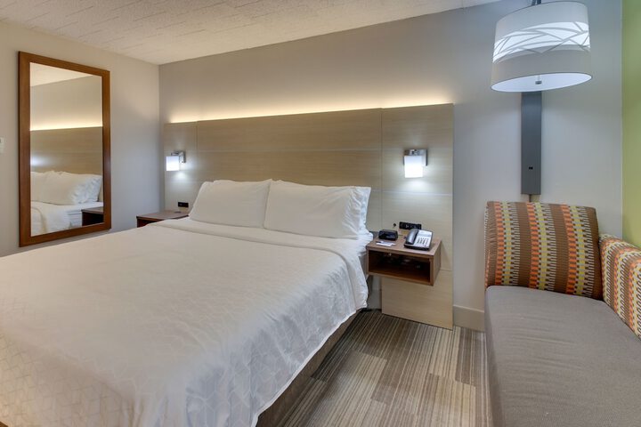 Room 26 of 55