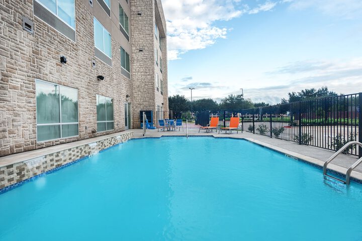 Pool 7 of 33