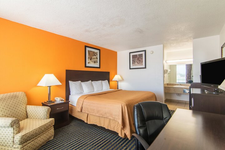 Room 18 of 31