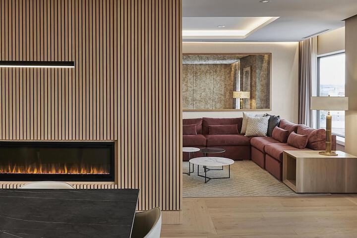 Hilton Toronto Airport Hotel & Suites