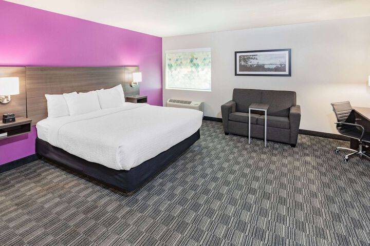 Room 14 of 36