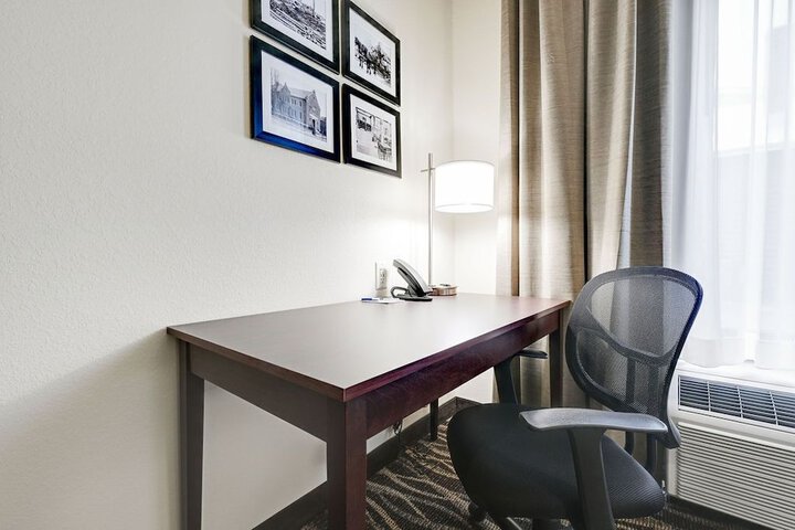 Room 83 of 112