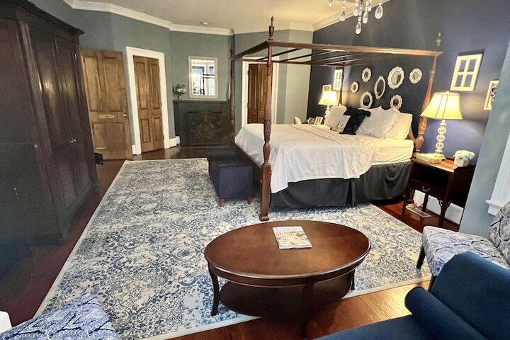 Room 43 of 50