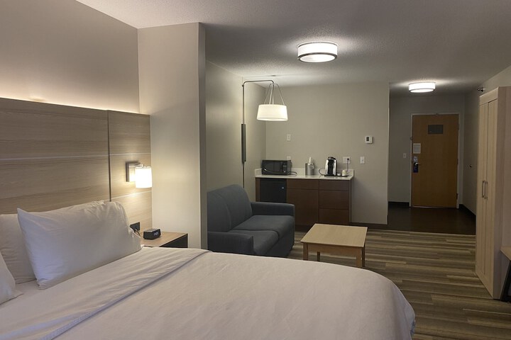 Holiday Inn Express Hotel & Suites Logansport by IHG