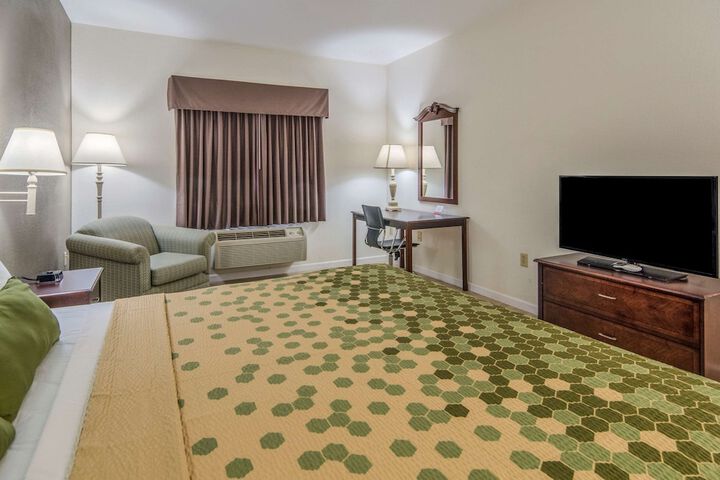 Room 15 of 33