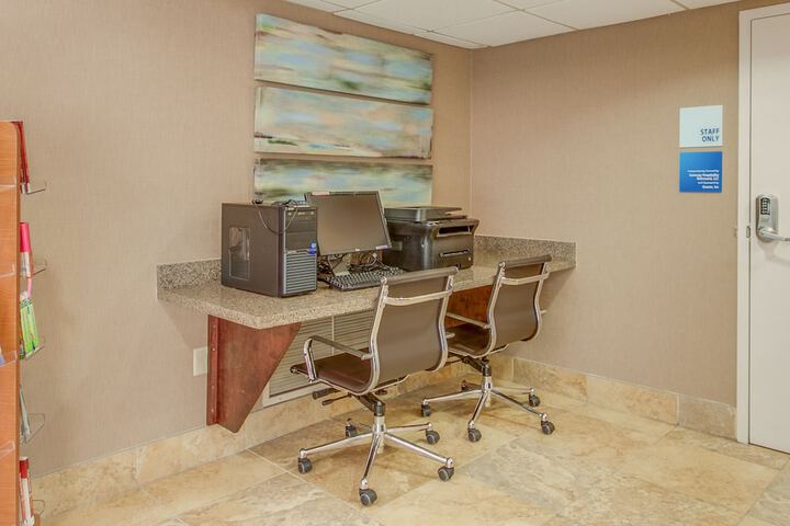 Business Center 29 of 30