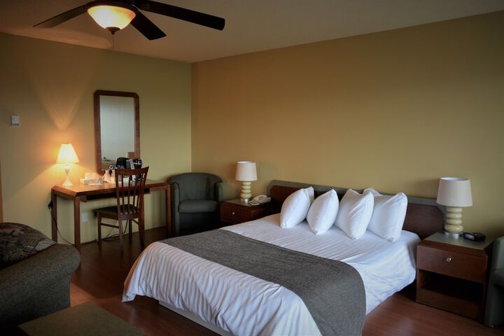 Room 28 of 34
