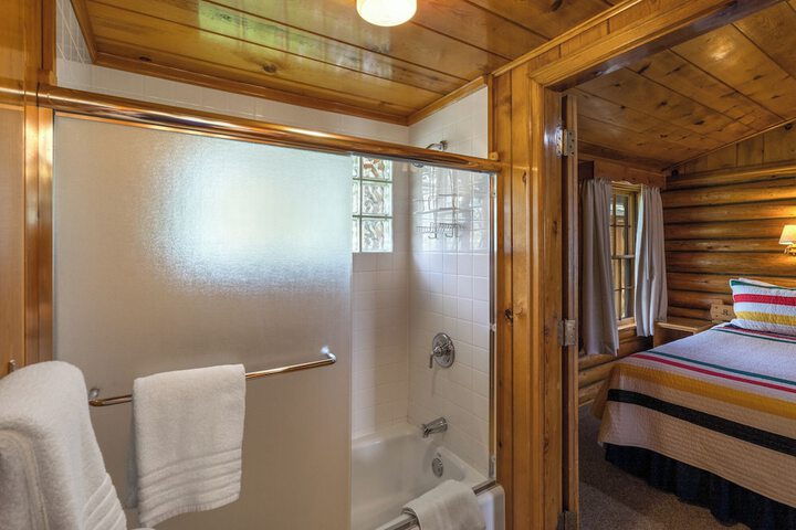 El Western Cabins & Lodges